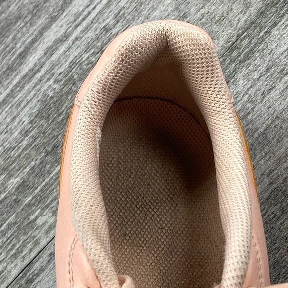 Nike Court Royale Coral Pink Womens 8 Tennis Shoes Preowned 749867-604 Leather - Picture 9 of 14